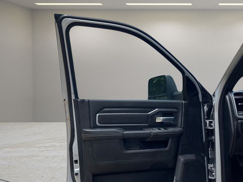 Used 2026 RAM 2500 Big Horn AWD/4WD image 9