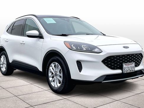 Used 2020 Ford Escape SE image 2