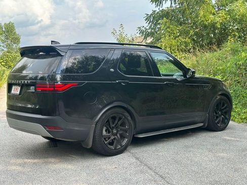 Used 2025 Land Rover Discovery S image 6