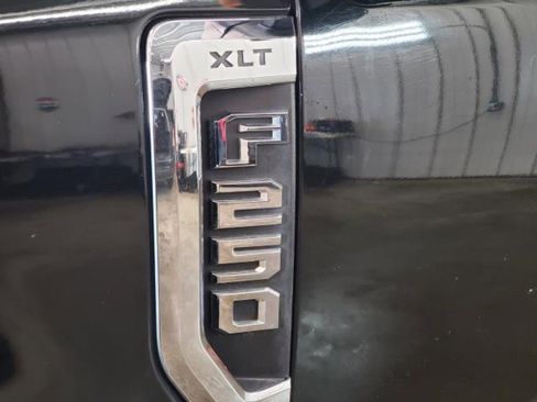 Used 2017 Ford F250 XLT w/ XLT Premium Package image 7