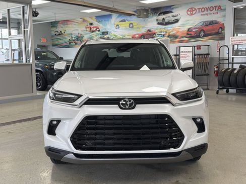 New 2026 Toyota Grand Highlander AWD image 7