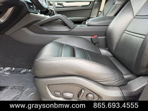 Used 2023 Porsche Cayenne Platinum Edition AWD/4WD image 11