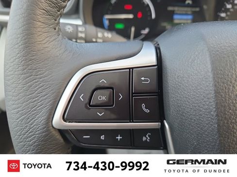 Used 2025 Toyota Sienna XLE image 31
