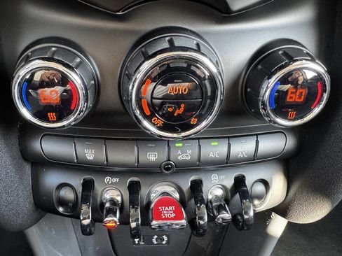 Used 2016 MINI Cooper 2-Door Hardtop image 12