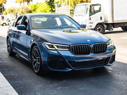 Used 2021 BMW 530i w/ M Sport Package RWD image 12