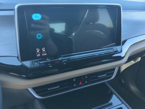 New 2026 Volkswagen Atlas Cross Sport SE image 27