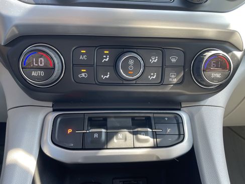 Used 2023 GMC Acadia SLT image 43