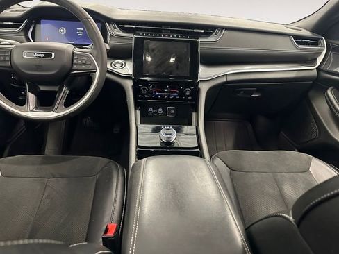 Used 2023 Jeep Grand Cherokee L Altitude image 10