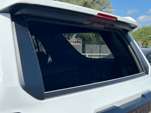 Certified 2025 Toyota 4Runner SR5 AWD/4WD image 15