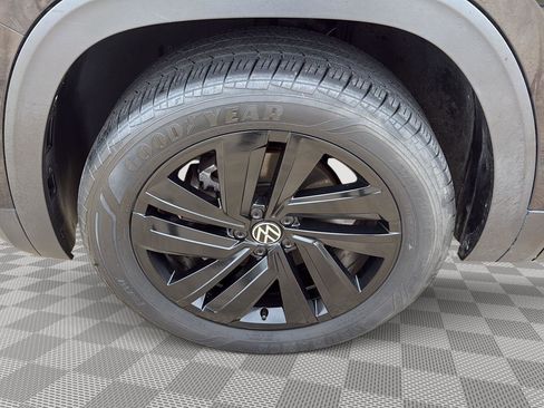 Used 2022 Volkswagen Atlas Cross Sport SE image 9
