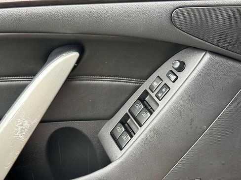 Used 2014 INFINITI Q60 Convertible w/ Premium Package image 24