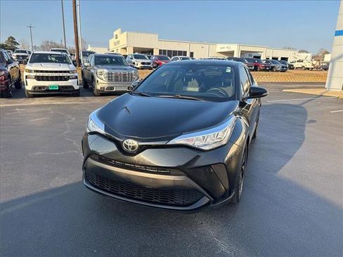 Used 2021 Toyota C-HR LE image 2