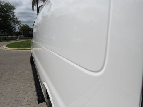 Used 2016 Chevrolet Express 3500 image 17