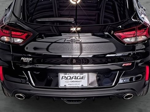 Used 2023 Chevrolet TrailBlazer RS w/ Sun and Liftgate Package image 11