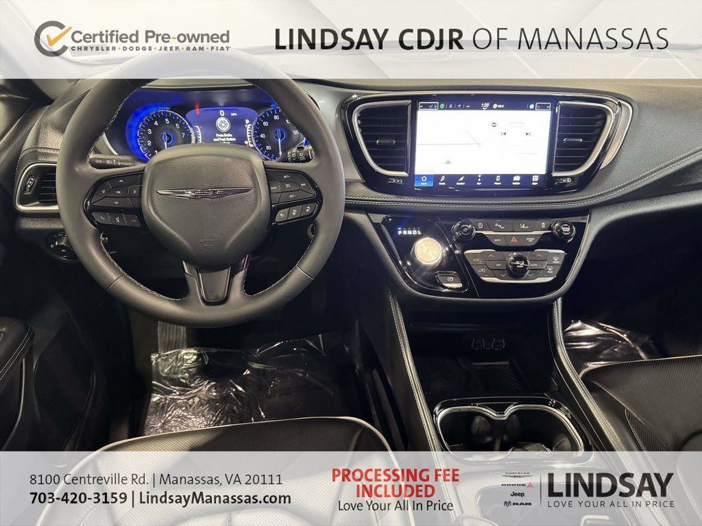 Certified 2025 Chrysler Pacifica Limited FWD image 23