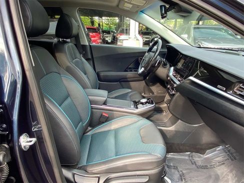 Used 2020 Kia Niro EX Premium w/ Cold Weather Package image 10