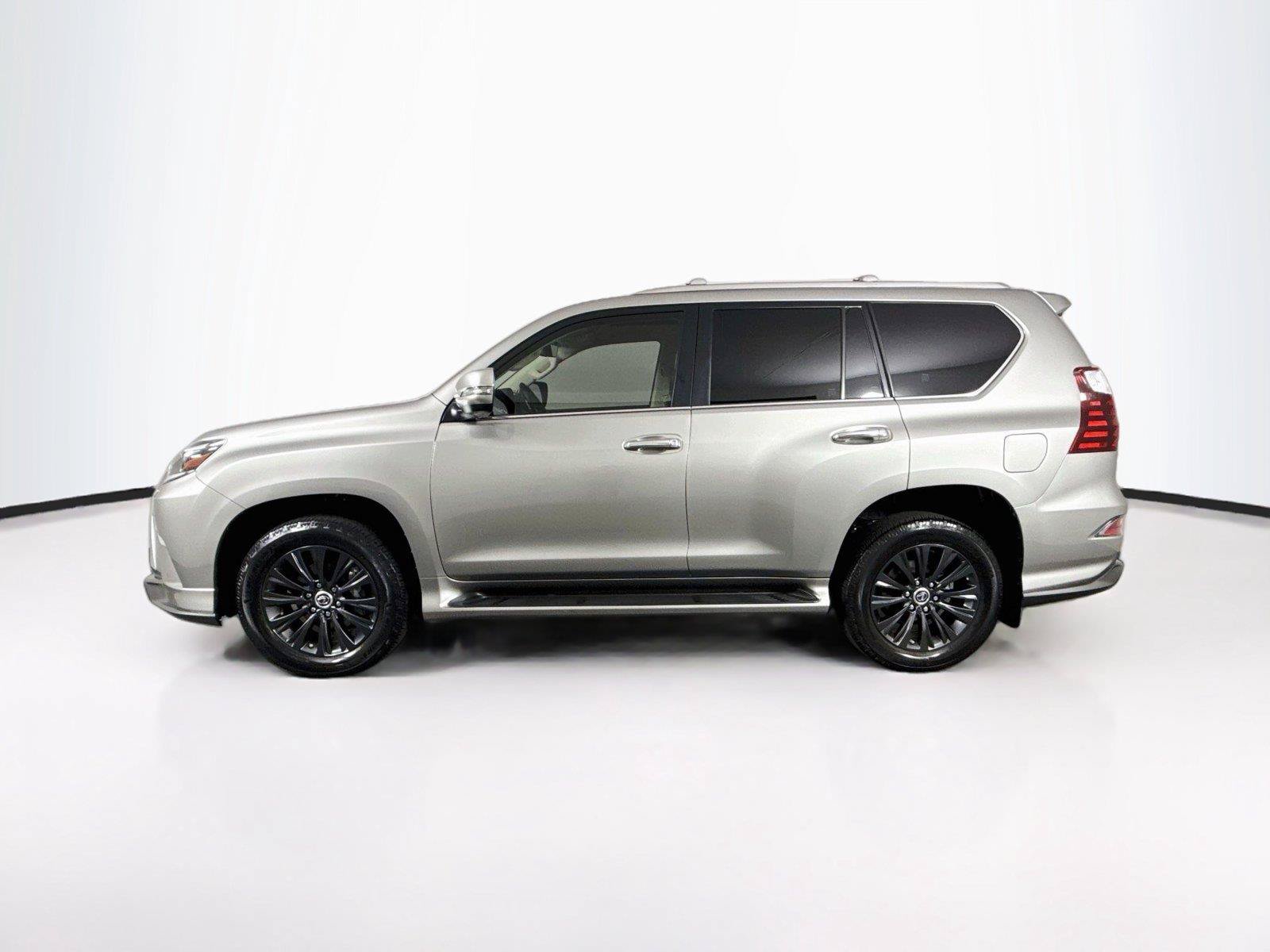Used 2022 Lexus GX 460 Luxury w/ Sport Design Package AWD/4WD image 17