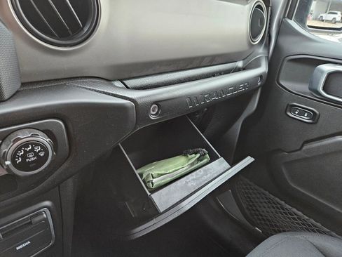 Used 2020 Jeep Wrangler Unlimited Sport S image 17