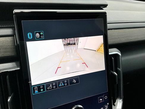 Used 2025 GMC Acadia Denali w/ Super Cruise Package FWD image 28