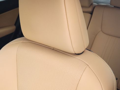 Certified 2025 Lexus NX 250 FWD w/ Premium Package image 19