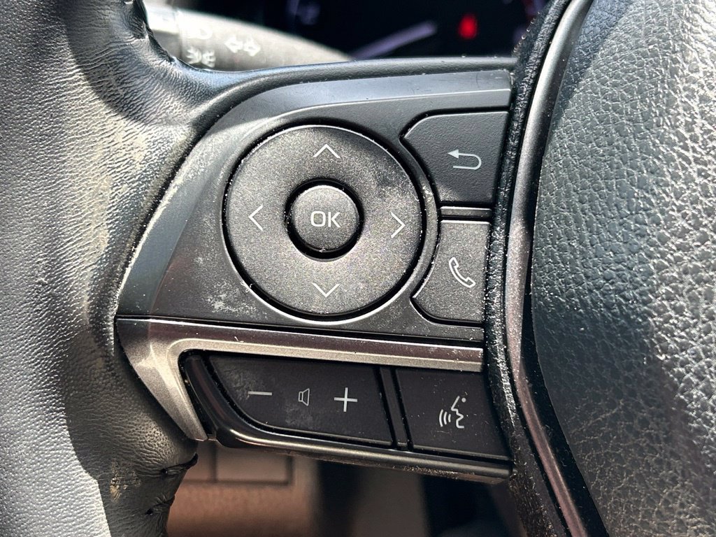 Used 2022 Toyota Camry SE FWD image 23