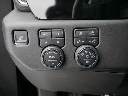 Used 2023 Chevrolet Silverado 1500 LTZ image 26