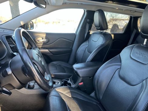 Used 2019 Jeep Cherokee Limited w/ Luxury Group image 14