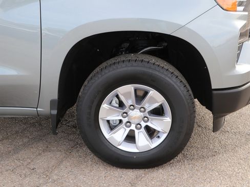 Used 2026 Chevrolet Silverado 1500 W/T w/ Trailering Package AWD/4WD image 9