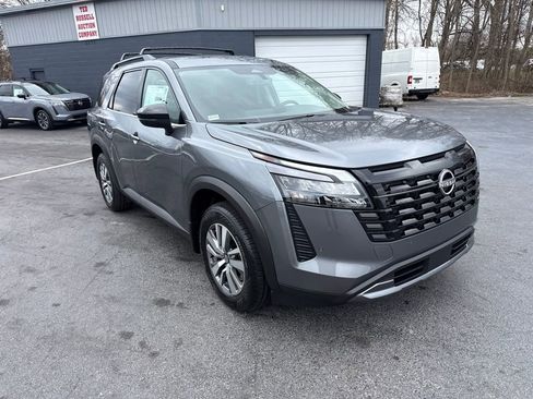 New 2026 Nissan Pathfinder SL FWD image 7