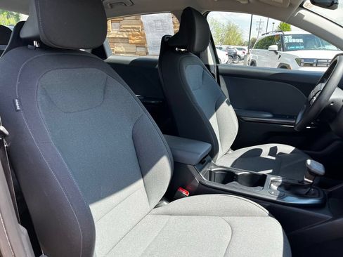 Used 2025 Kia K4 FWD image 28