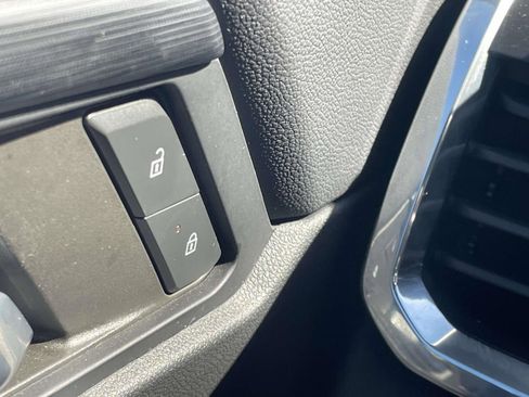 Used 2024 GMC Acadia Elevation image 23