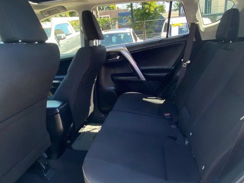 Used 2016 Toyota RAV4 XLE AWD/4WD image 14