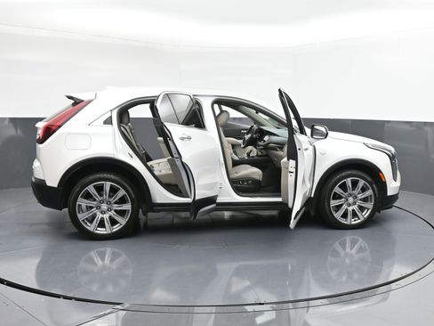 Used 2022 Cadillac XT4 Premium Luxury w/ Enhanced Visibility Package image 38