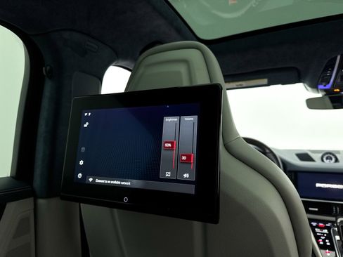 Used 2022 Porsche Cayenne Turbo image 15