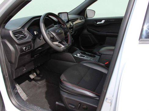 Used 2025 Ford Escape ST-Line image 13