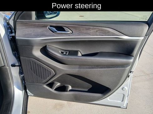 New 2025 Jeep Grand Cherokee Limited w/ Luxury Tech Group II image 16