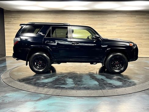 Used 2021 Toyota 4Runner Venture w/ Moonroof Package AWD/4WD image 14