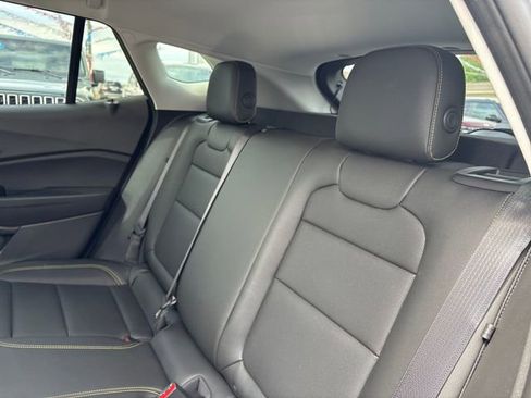 Used 2025 Chevrolet Trax ACTIV FWD image 21