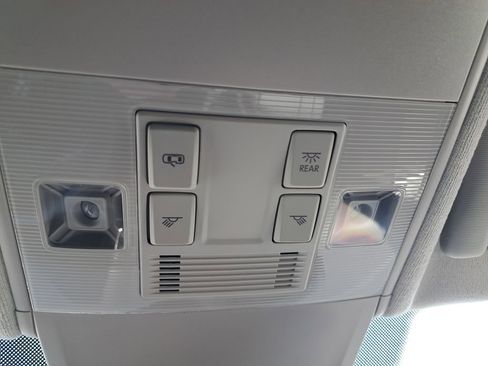 Used 2023 Volkswagen Tiguan SE AWD/4WD image 26