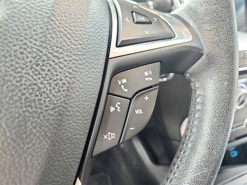 Used 2018 Ford Edge Titanium image 26