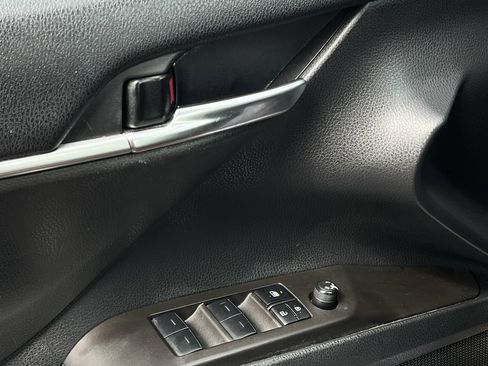 Used 2023 Toyota Camry SE FWD image 21