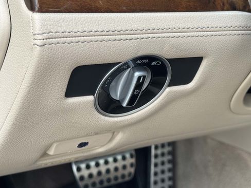 Used 2013 Mercedes-Benz SL 550 image 28