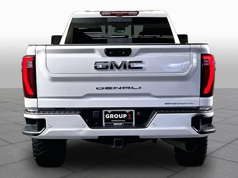 Used 2025 GMC Sierra 2500 Denali Ultimate w/ Max Trailering Package AWD/4WD image 5