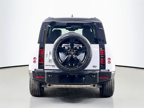 Used 2023 Land Rover Defender 110 X-Dynamic SE image 6