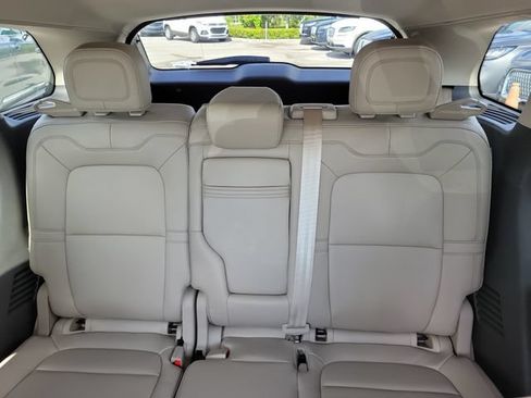 Certified 2023 Lincoln Corsair FWD image 11