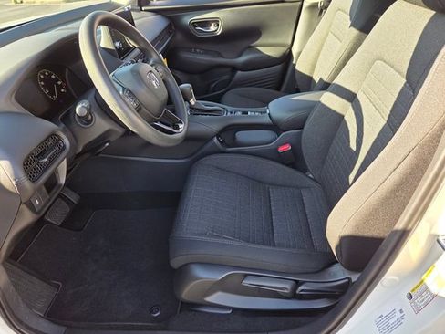 New 2026 Honda HR-V LX image 9