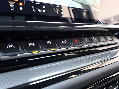 Used 2024 Chevrolet Silverado 1500 ZR2 image 32