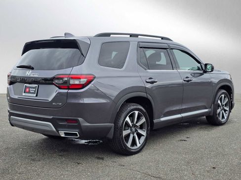 Used 2025 Honda Pilot Elite image 9