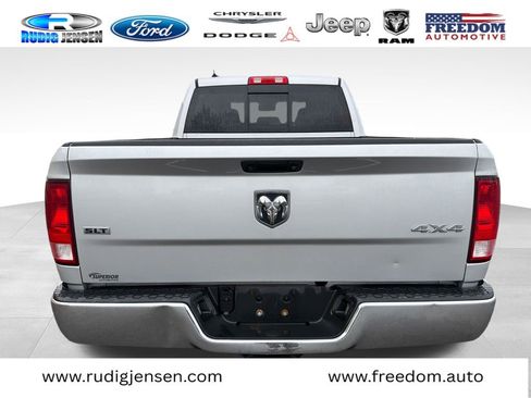 Used 2017 RAM 1500 Classic SLT AWD/4WD image 4