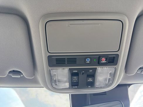 Used 2019 Honda Pilot Touring image 27